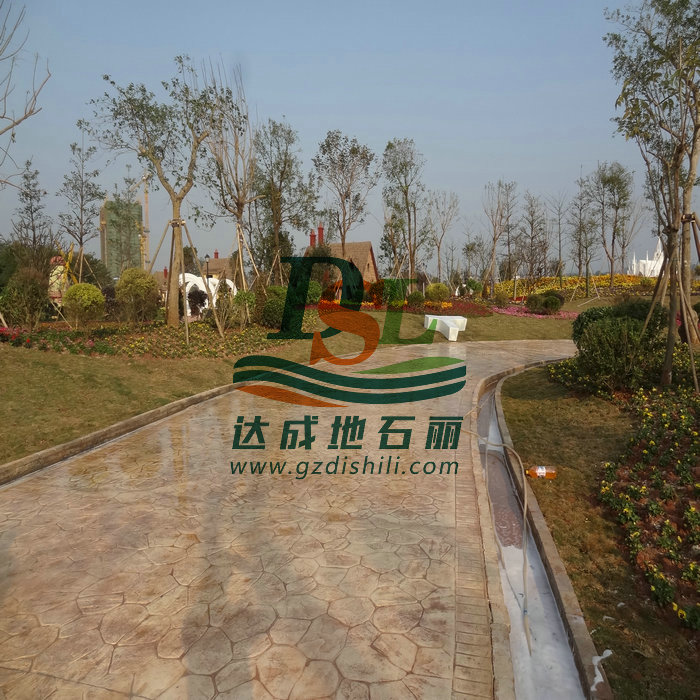 美的鷺湖森林度假區(qū)壓印地坪，混凝土壓花地坪